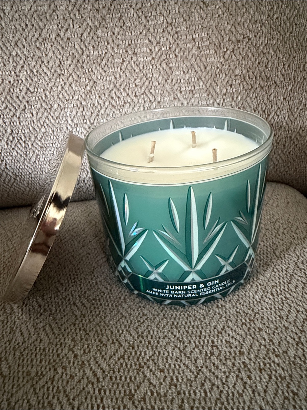 White Barn Juniper & Gin 3-Wick Candle - Teal Green Glass